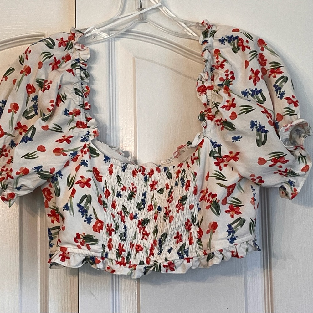 ASTR WOMENS TOP, CROPPED, FLORAL, size small - Picture 2 of 6